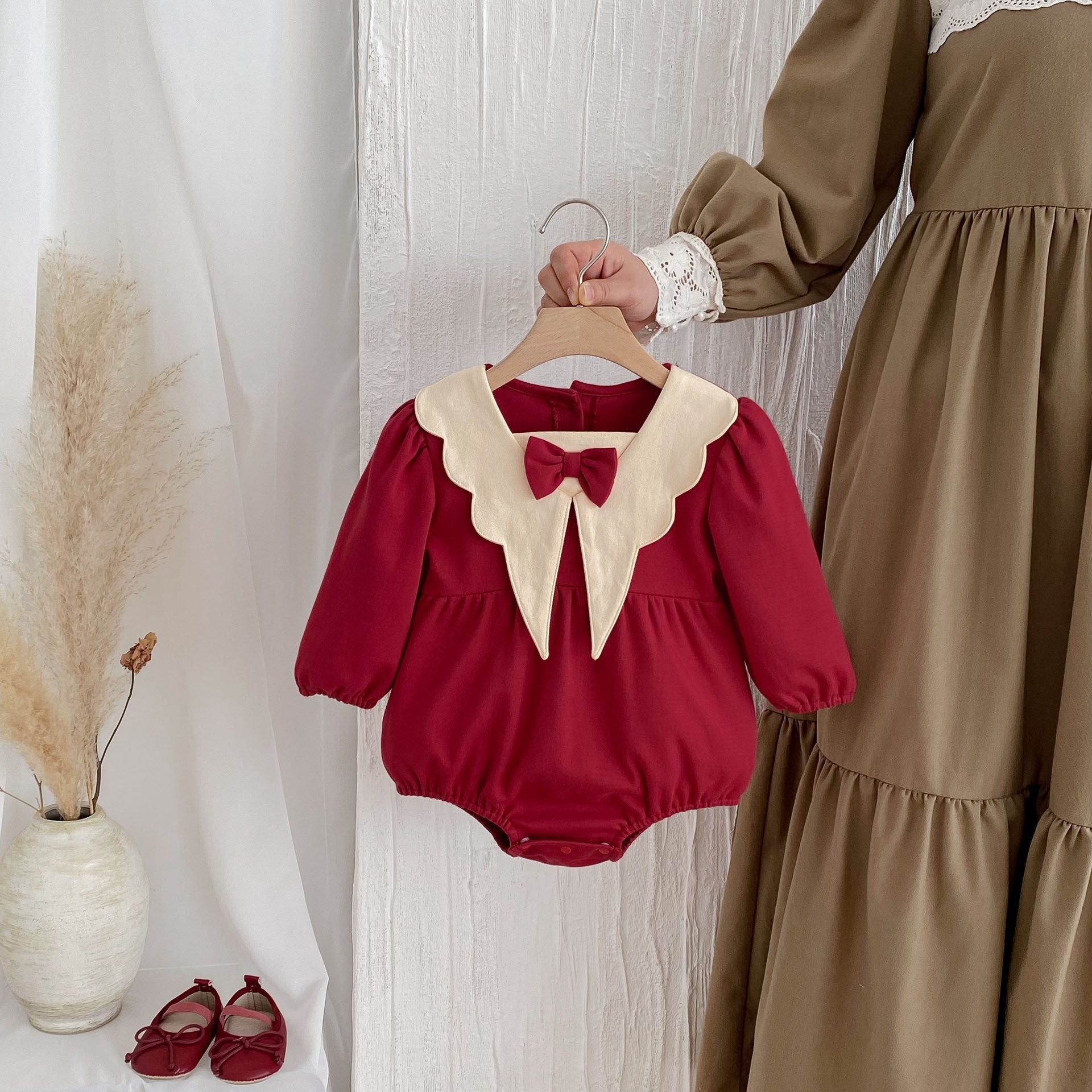 Autumn Arrival Baby Girls Long Sleeves New Style Collar with Butterfly Bow Attached Onesies-3