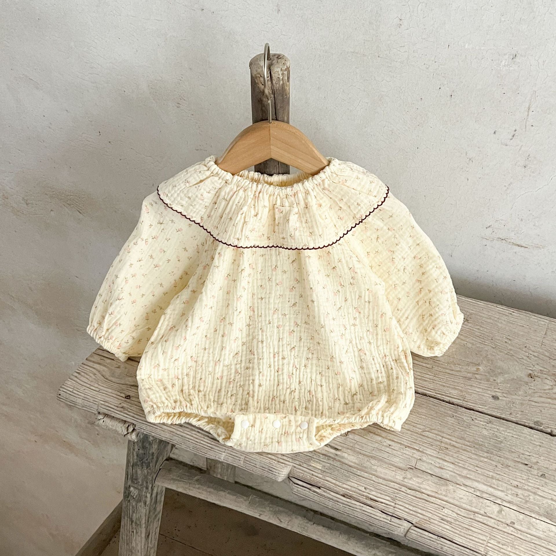 Autumn New Arrival Baby Girls Floral Print Long Sleeves Ruffle Collar Pure Cotton Onesies-0